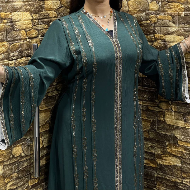 ✨ Abaya Égyptienne Brodée – Élégance et Raffinement Authentique 🌸🌿