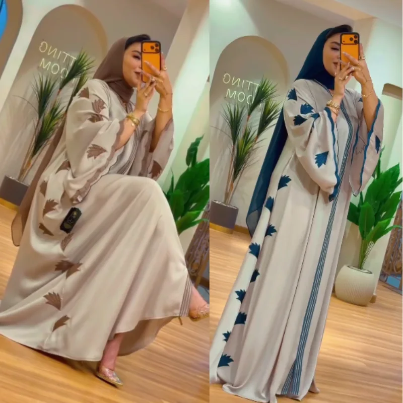 Abaya Égyptienne Éclat Royal en soie prémium et strass