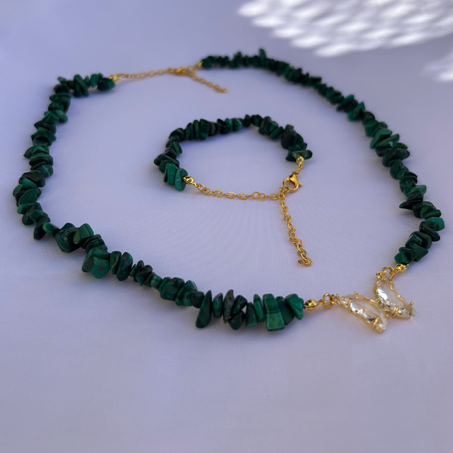Collier en pierres de malachite (ajustable)