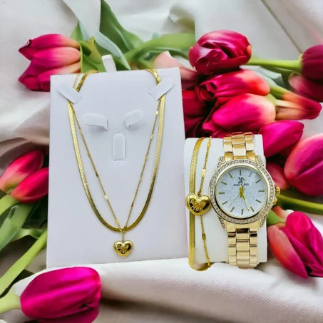 Ensemble coeur avec montre