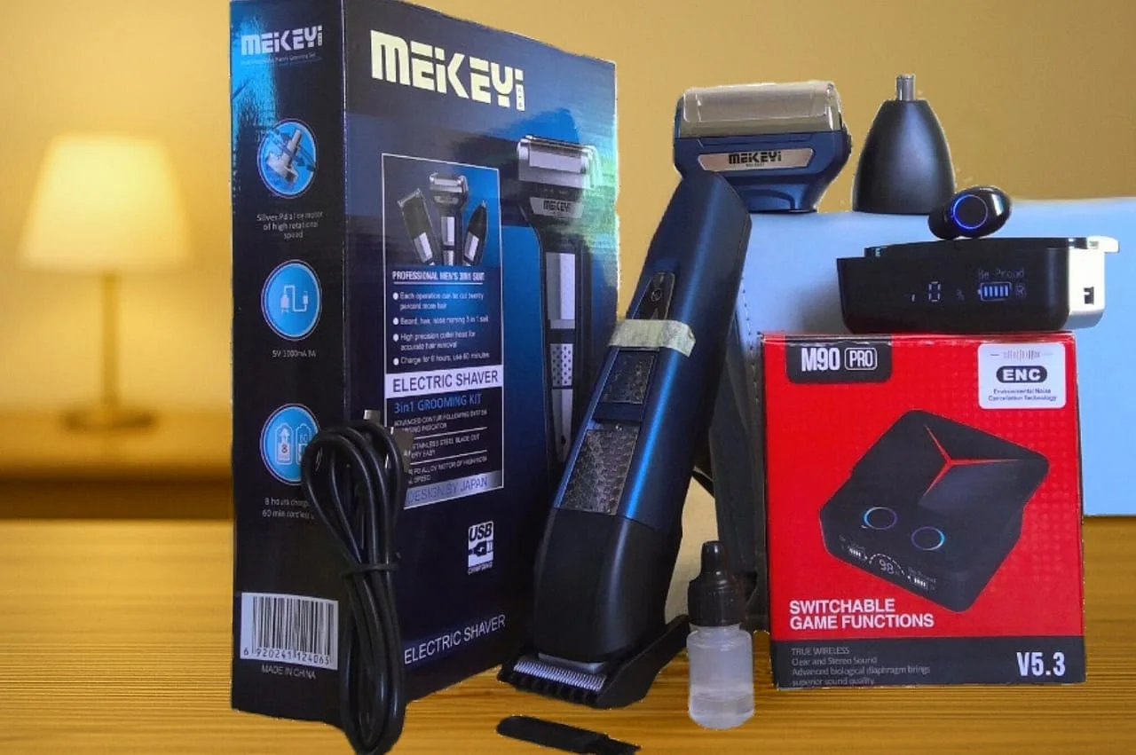 آلة حلاقة و سماعات بلوتوت بشاشة رقمية