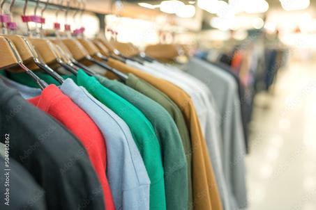 ملابس متنوعة