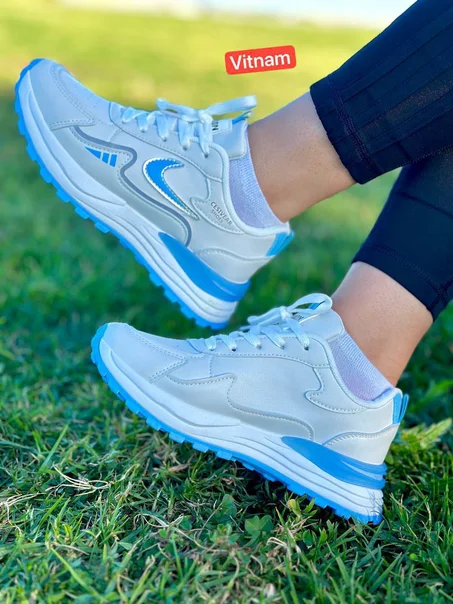 أحذية نسائية أنيقة