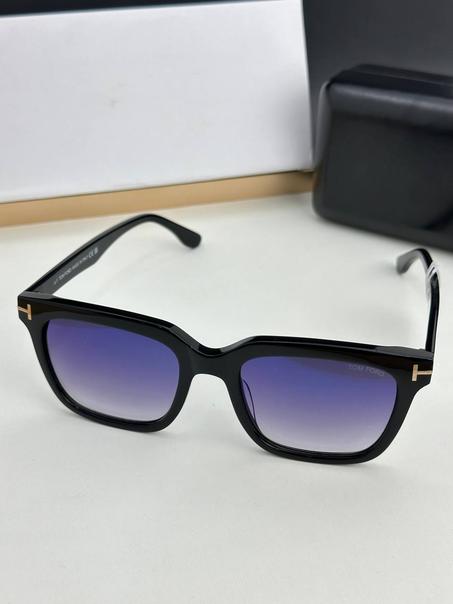 TOM FORD FT0646