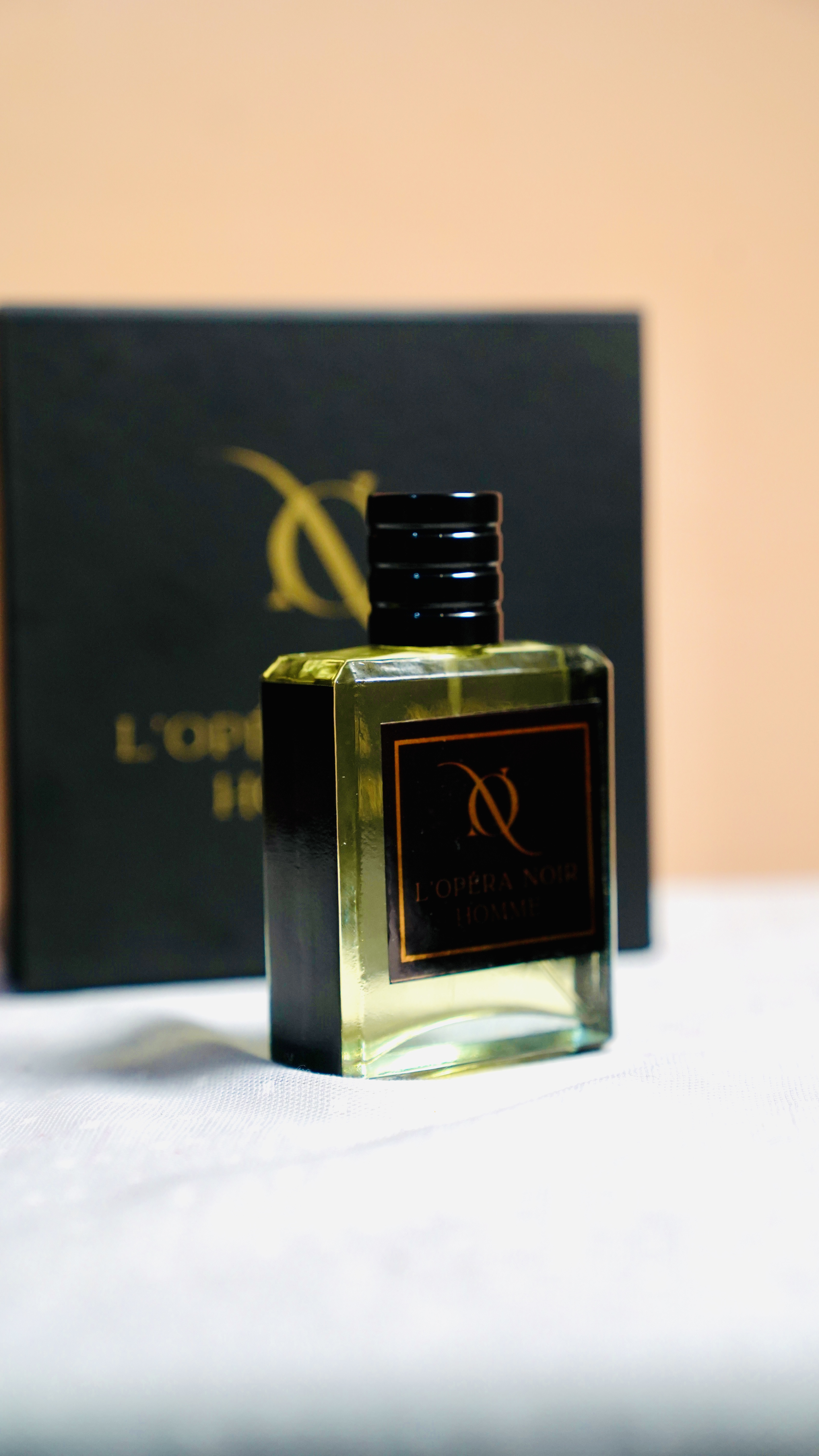 L'OPÉRA NOIR HOMME