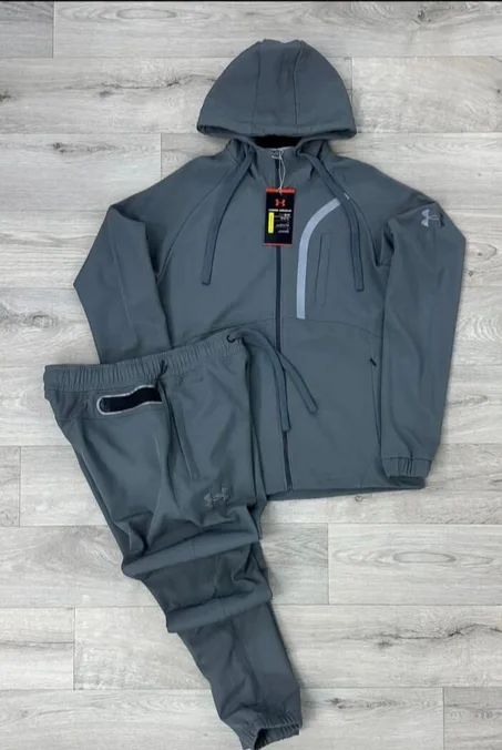 ENSEMBLE UNDER ARMOUR 2025