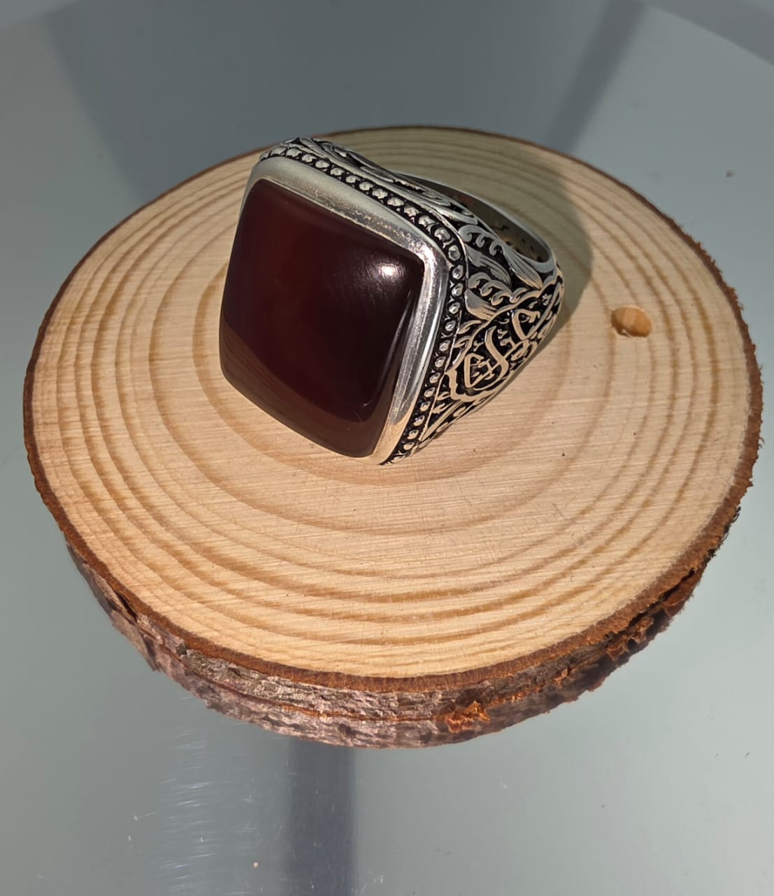 خاتم مربع بحجر عقيق كرزي درجه اولا