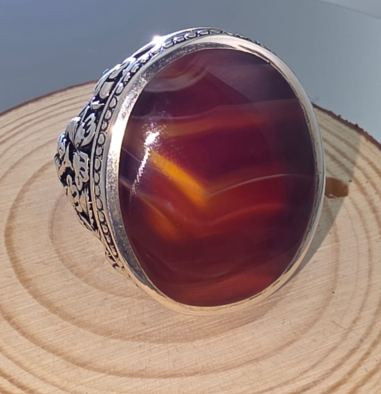 خاتم فضه رجالي بحجر عقيق جزع كرزي مزعفر يمني مميز