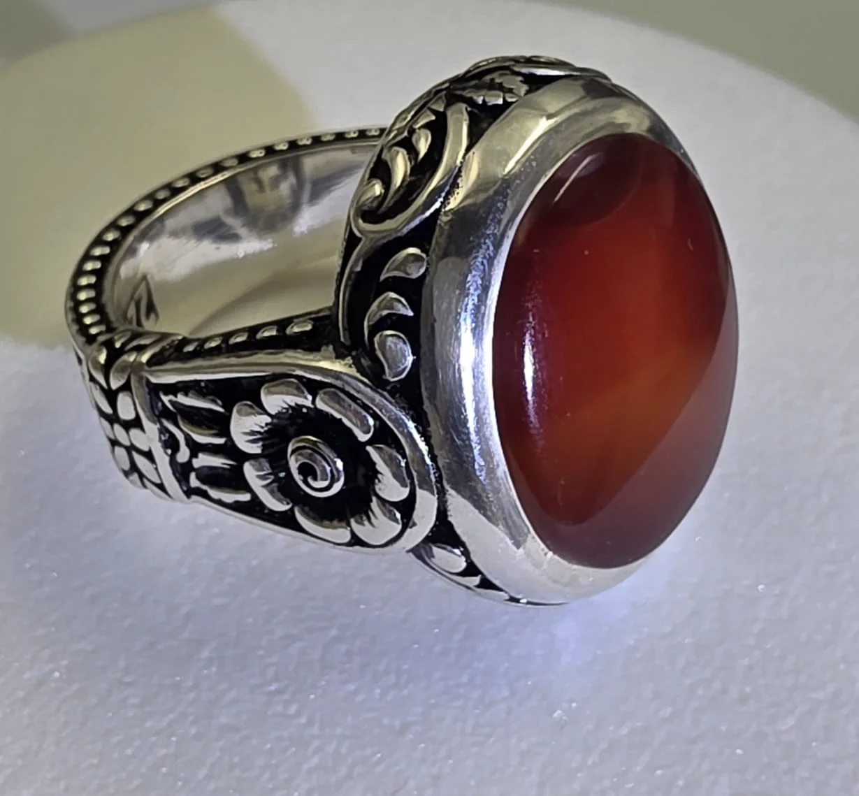 خاتم فضه صياغه سالجوقي بحجر عقيق احمر زجاجي مميز