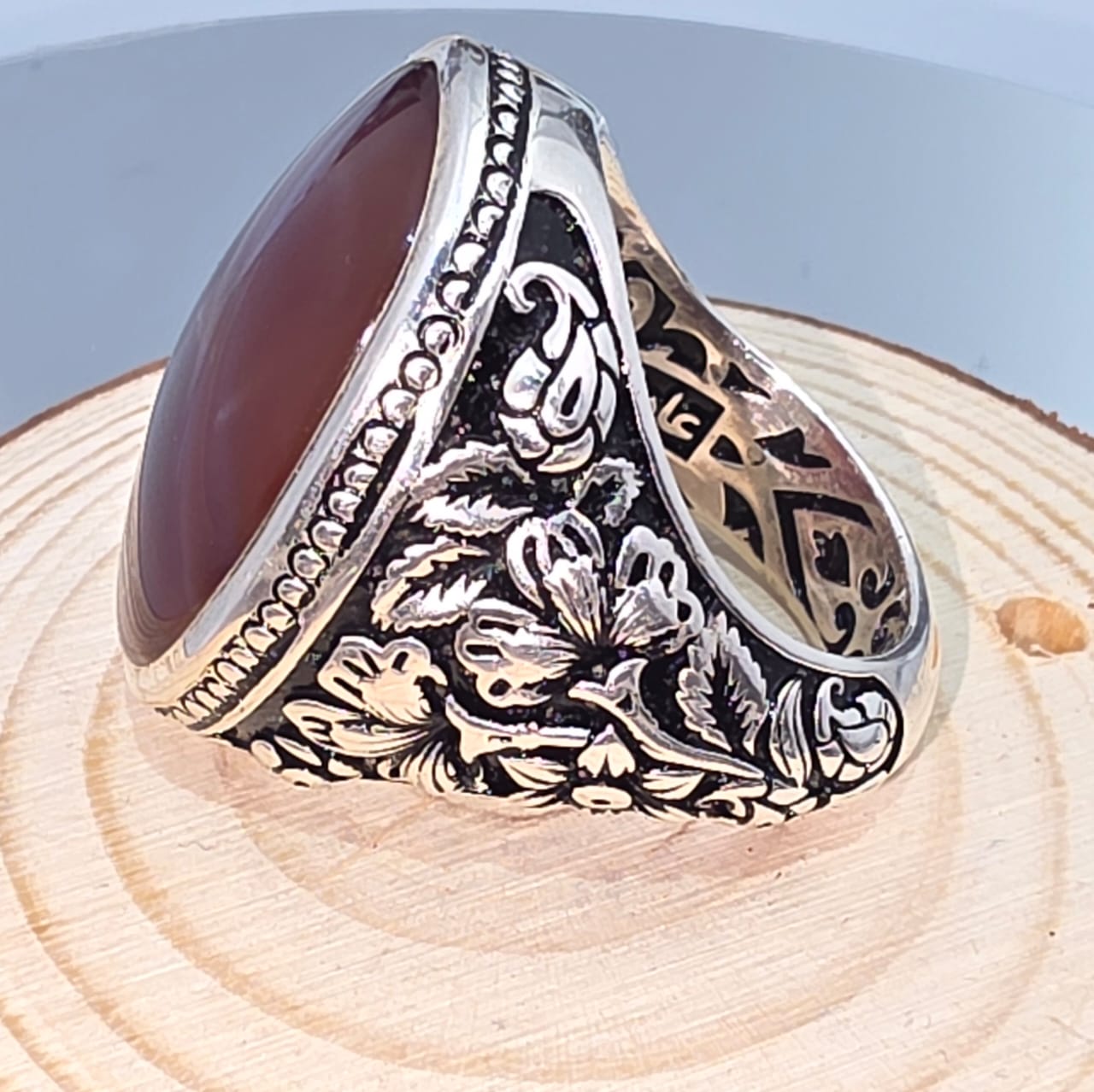 خاتم فضه رجالي بحجر عقيق جزع كرزي مزعفر يمني مميز