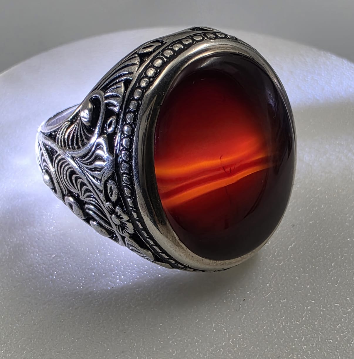 خاتم فضه بحجر كرزي مزعفر نوادر العقيق