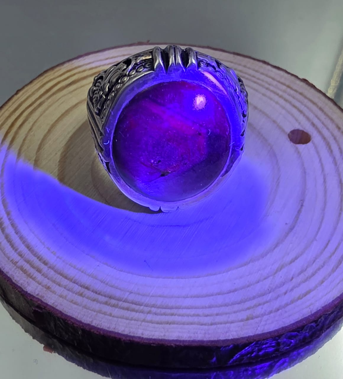 خاتم فضه بحجر روبي استار طبيعي غير معالج