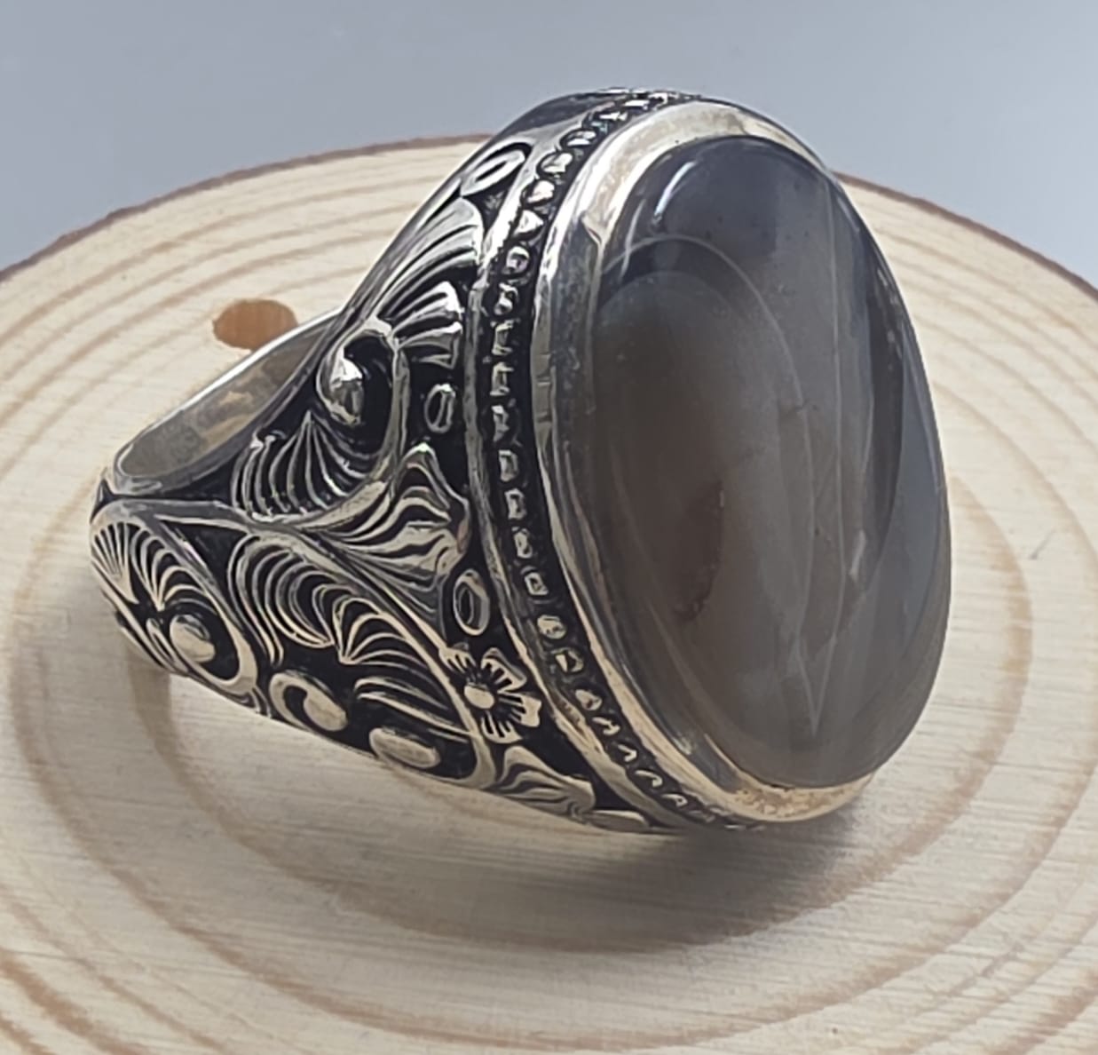 خاتم فضة بحجر عقيق جزع يمني مميز