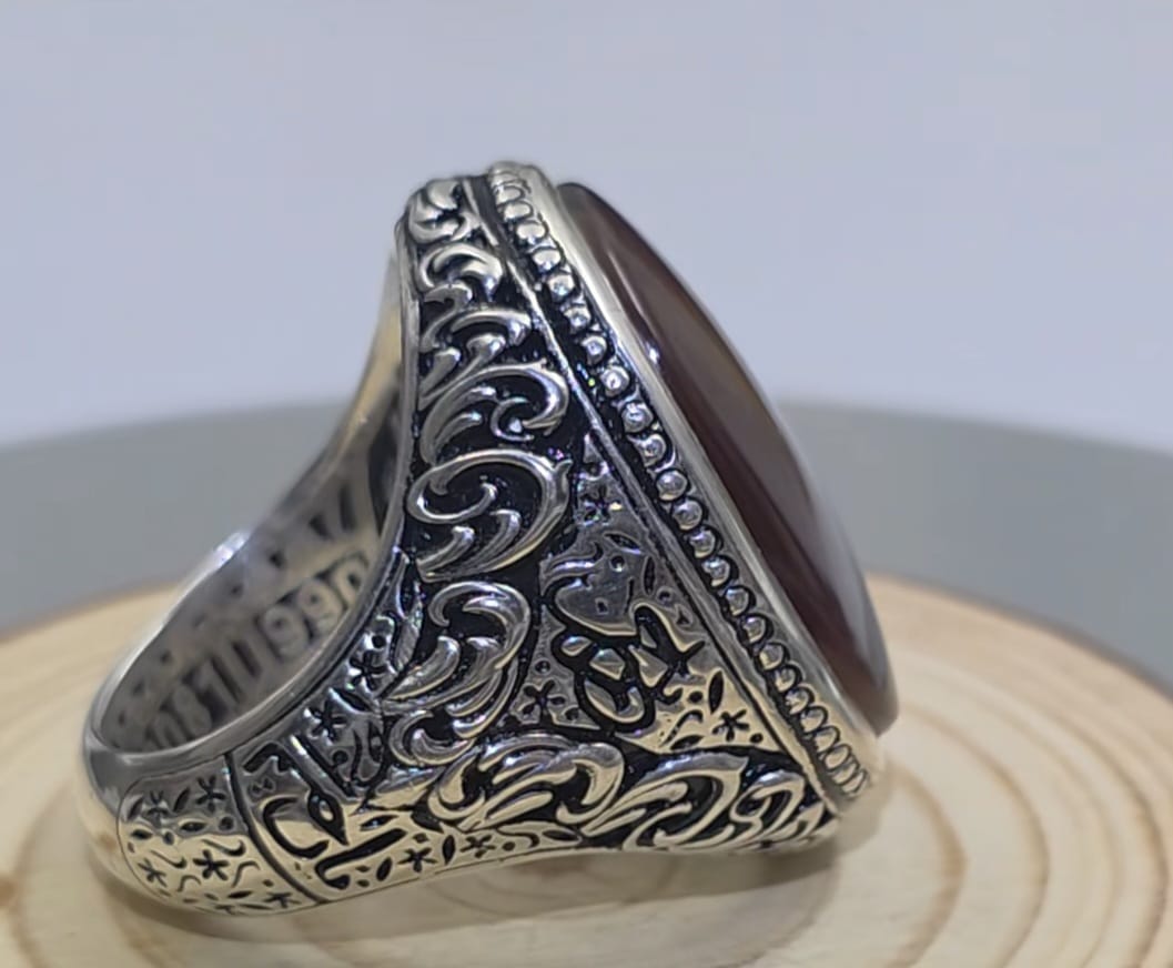 خاتم بحجر عقيق كرزي مزعفر