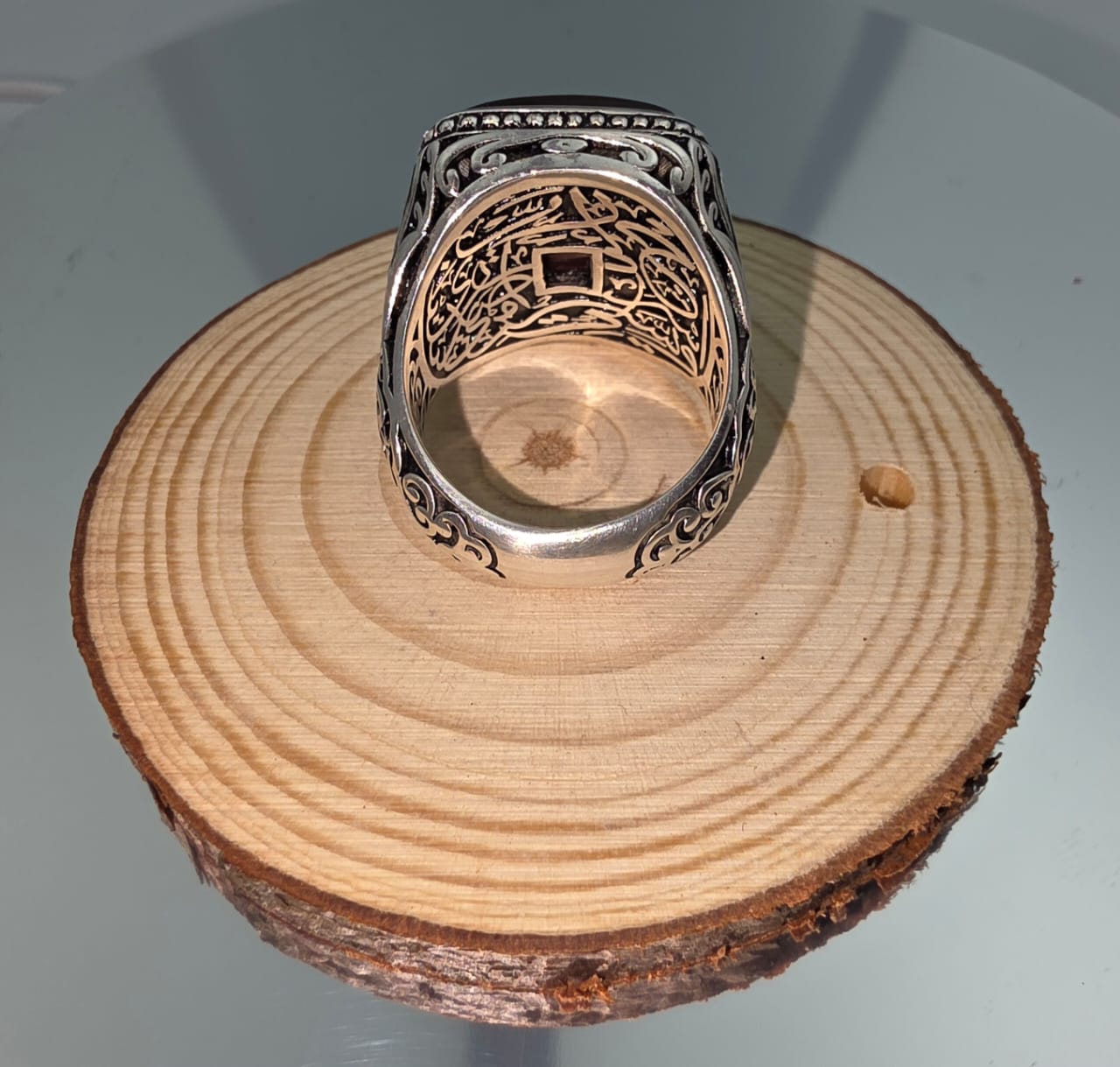 خاتم مربع بحجر عقيق كرزي درجه اولا