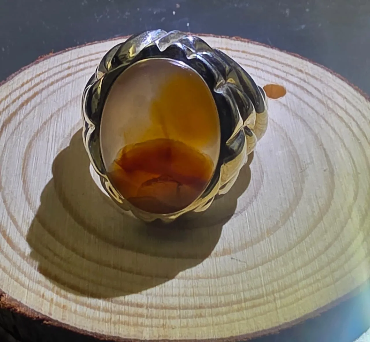 خاتم فضه بحجر عقيق ابيض مصور لاصحاب التميز