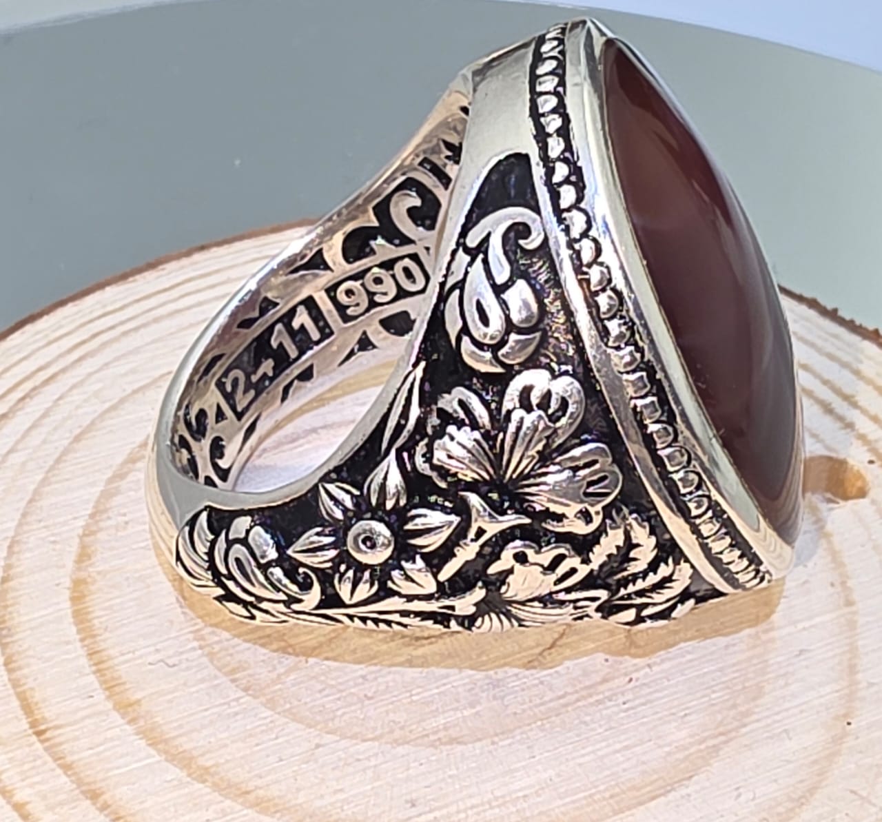 خاتم فضه رجالي بحجر عقيق جزع كرزي مزعفر يمني مميز