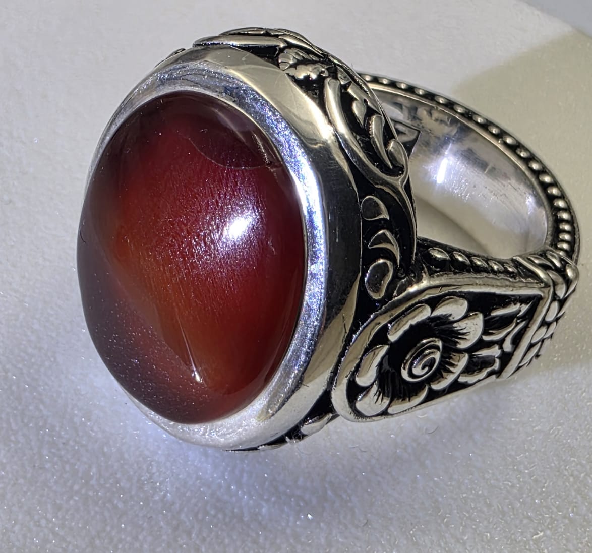 خاتم فضه صياغه سالجوقي بحجر عقيق احمر زجاجي مميز