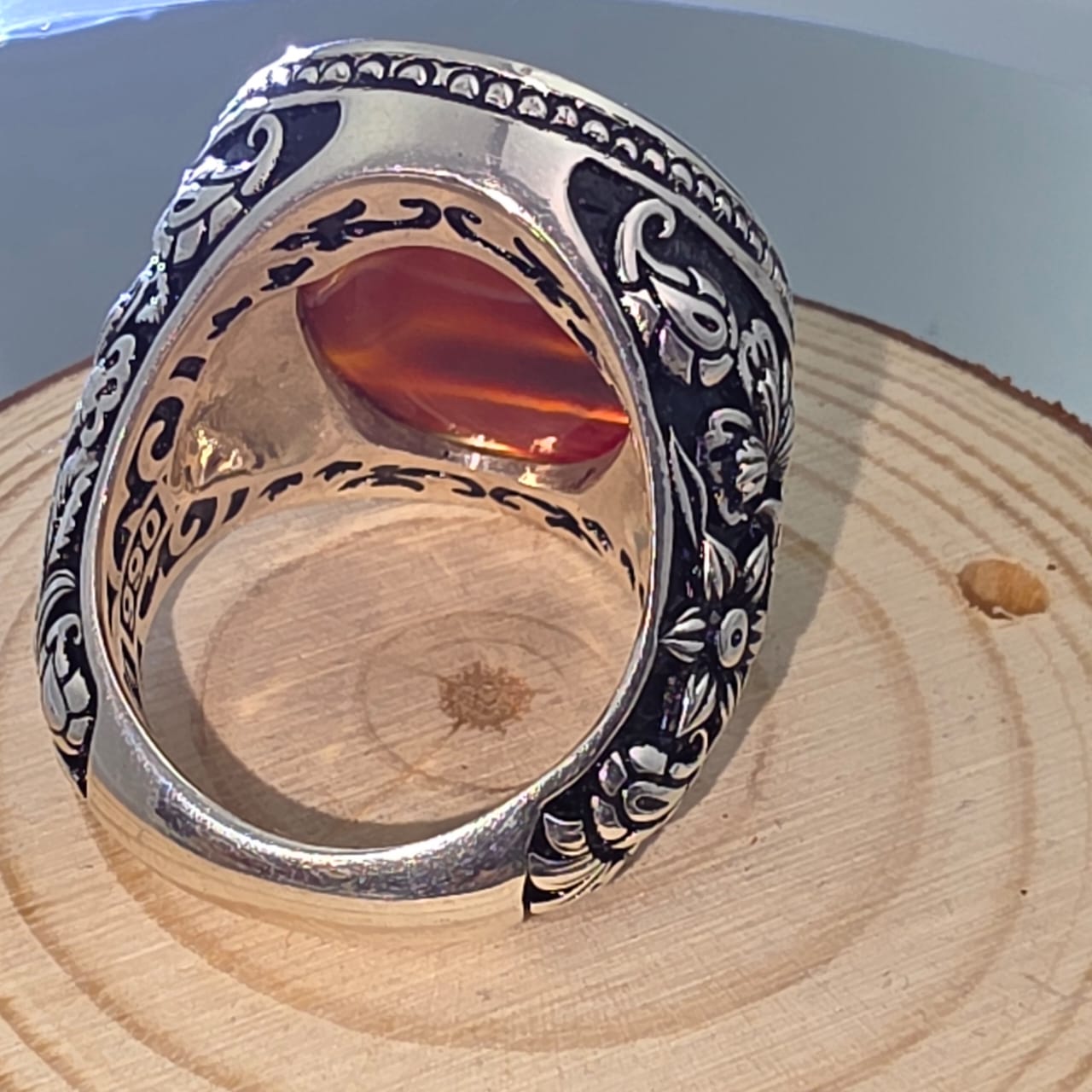 خاتم فضه رجالي بحجر عقيق جزع كرزي مزعفر يمني مميز