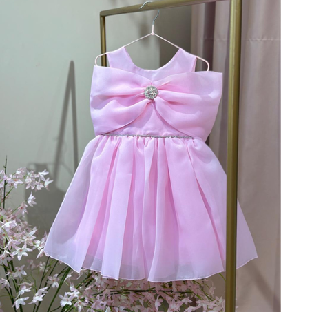 🎀🌸 فستان وردي ناعم للبنات بفيونكة كبيرة ولمسة فخمة 💖✨