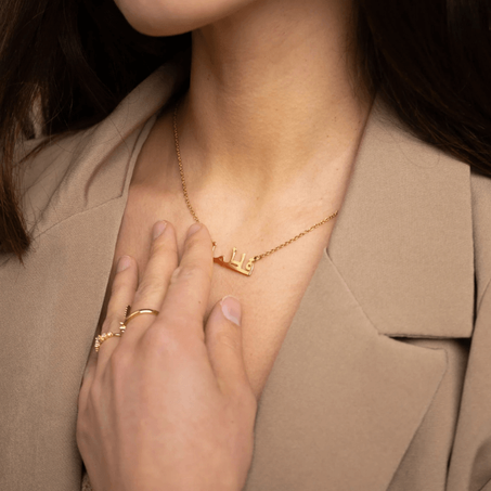 قلادة مطلية بالذهب عيار 24 تصميم جاهز او بحسب الطلب.