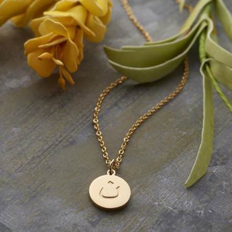 قلادة الحروف العربية مطلية بالذهب عيار 24 تصميم بحسب الطلب