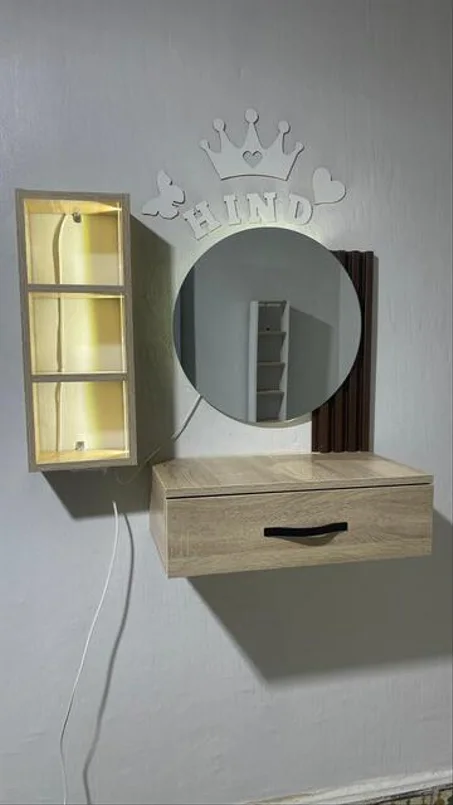 ديكورات المرايا والرفوف