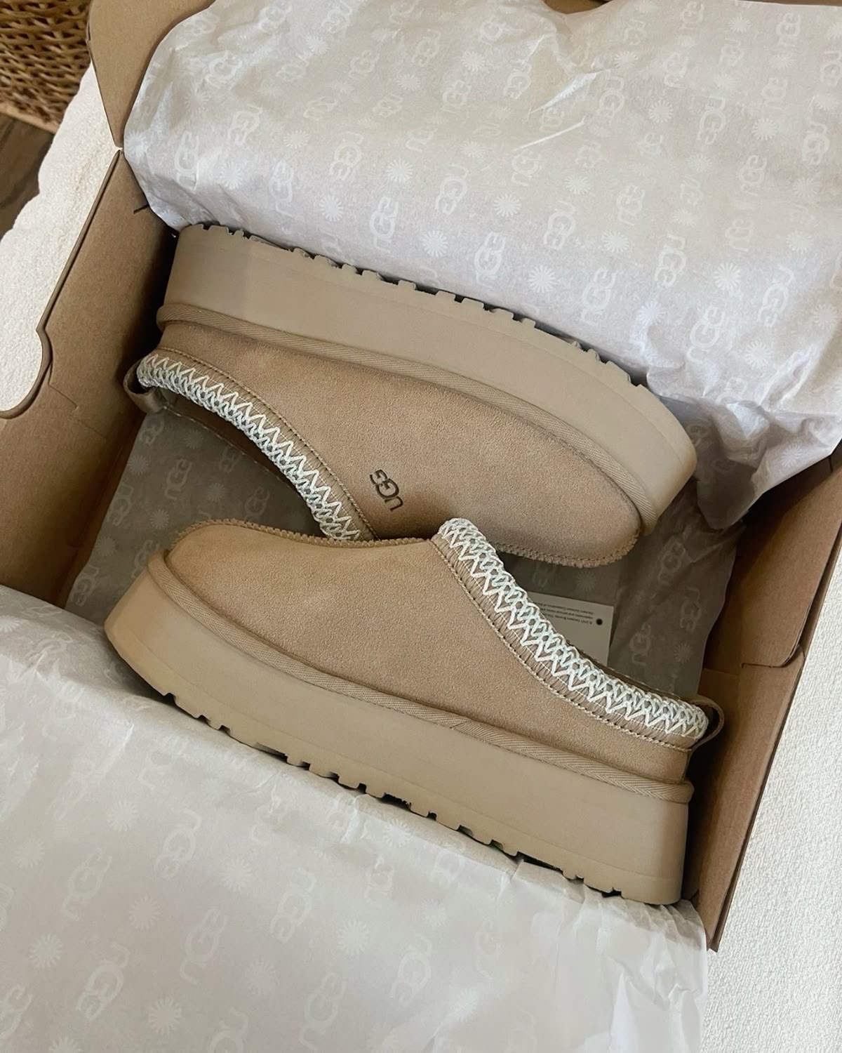 UGG tazz Rouge 🔥