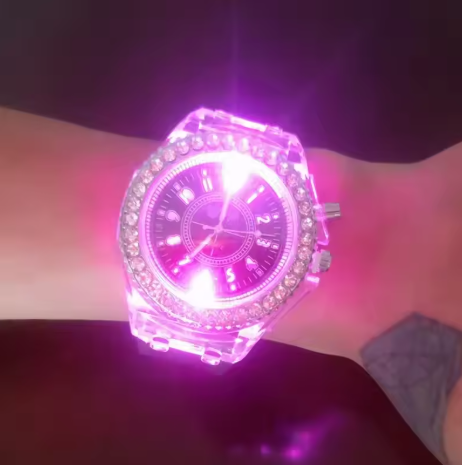 Montre LED Lumineuse Multicolore – Effet Flash RGB