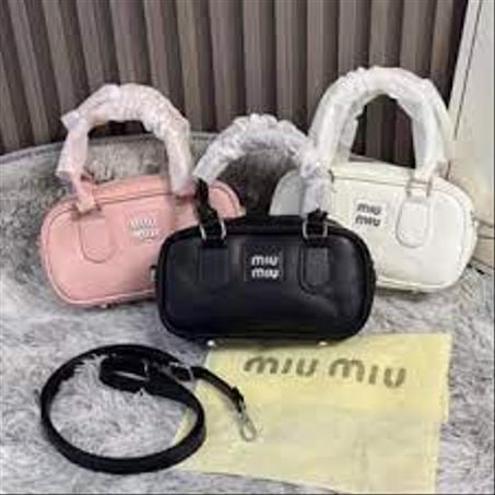 حقيبة اليد العصرية لسيدتي من MIU MIU