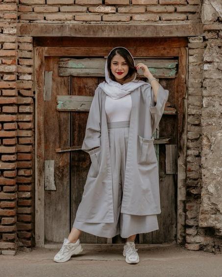 ملابس عصرية للنساء