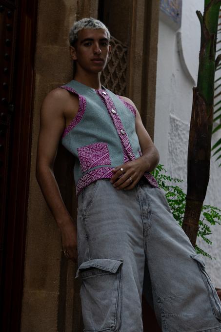 Moroccan hand made pink with unique design carpet gilet UNISEX