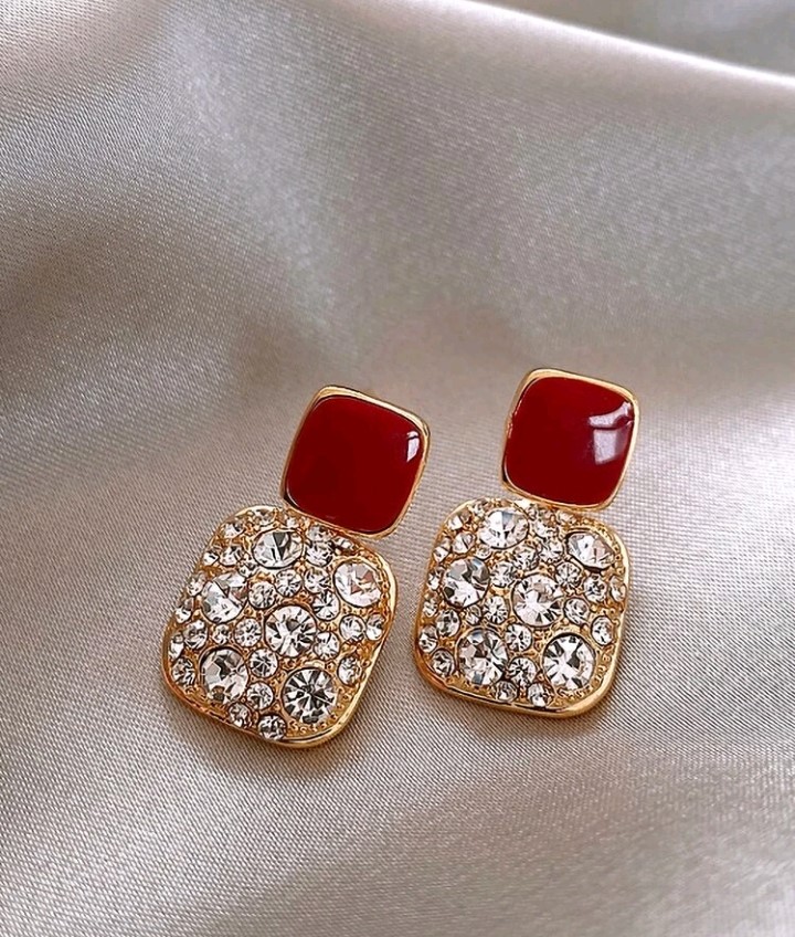 Boucle Rouge avec strass