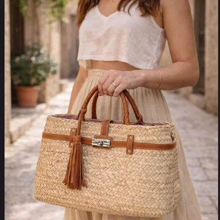 sac en paille tissé á la main pour femmes