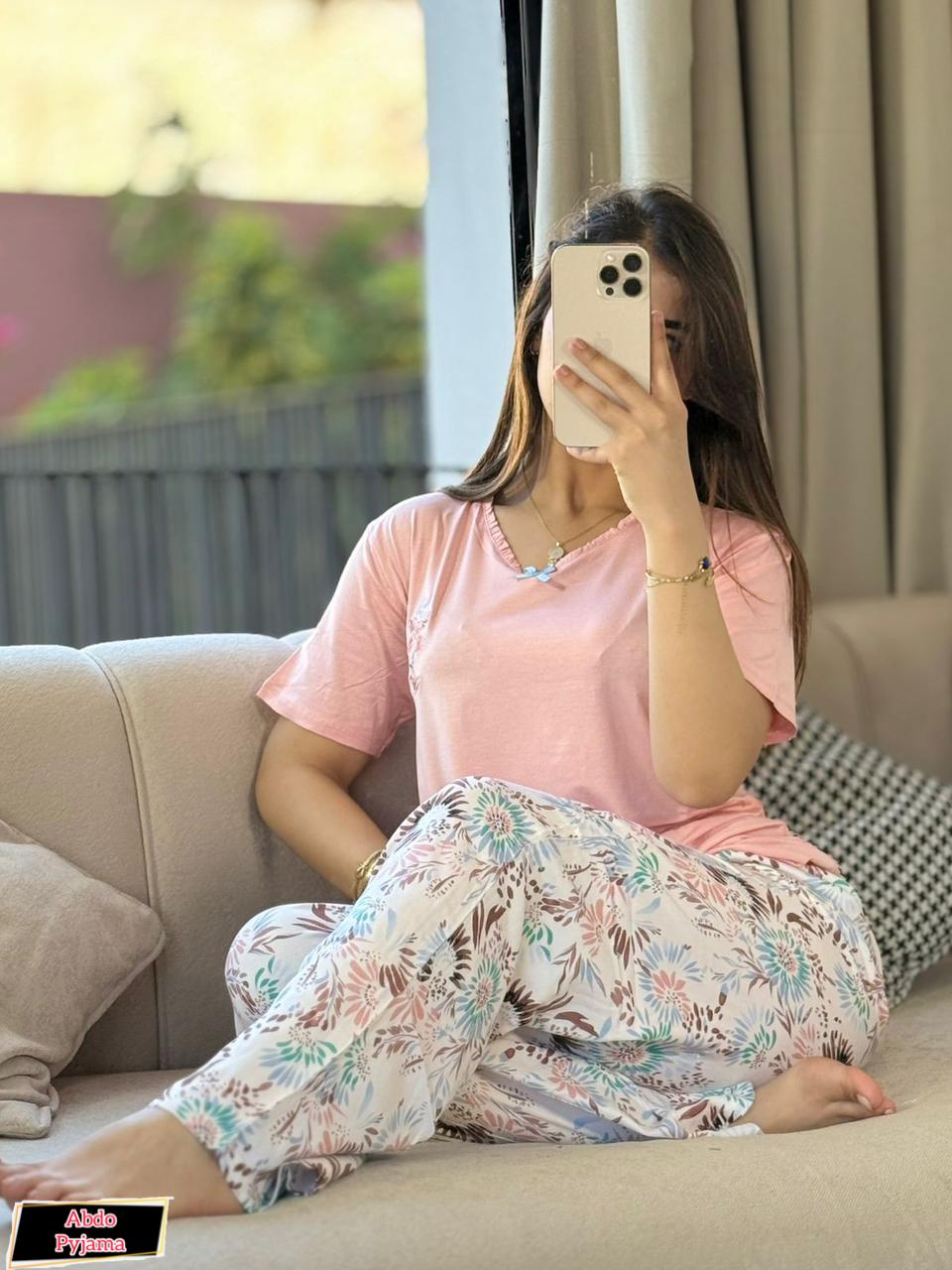 بيجامة سروال + قميص بأكمام قصيرة