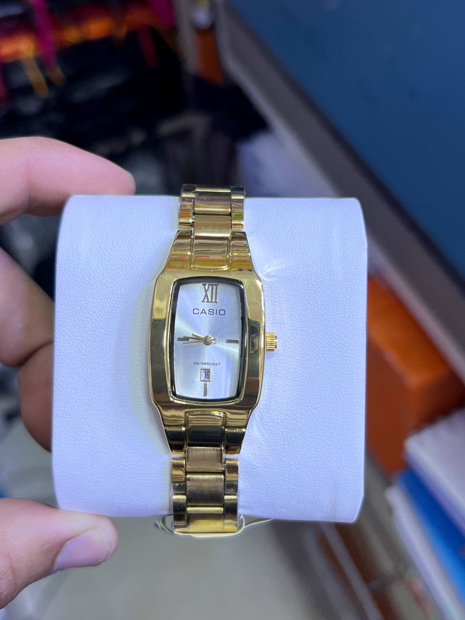 GOLD WHITE