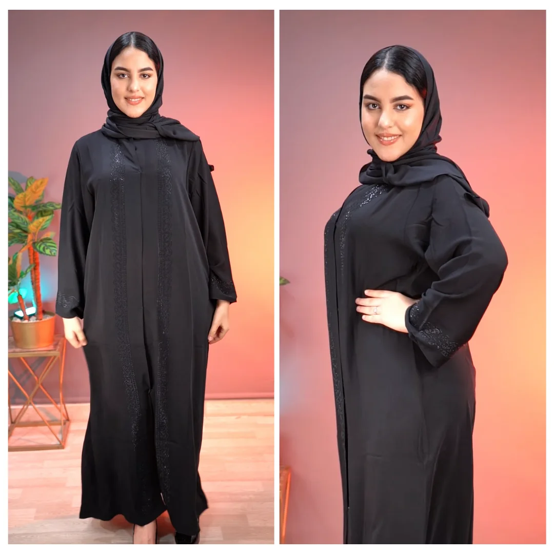 عباية إماراتية أنيقة مع فولار