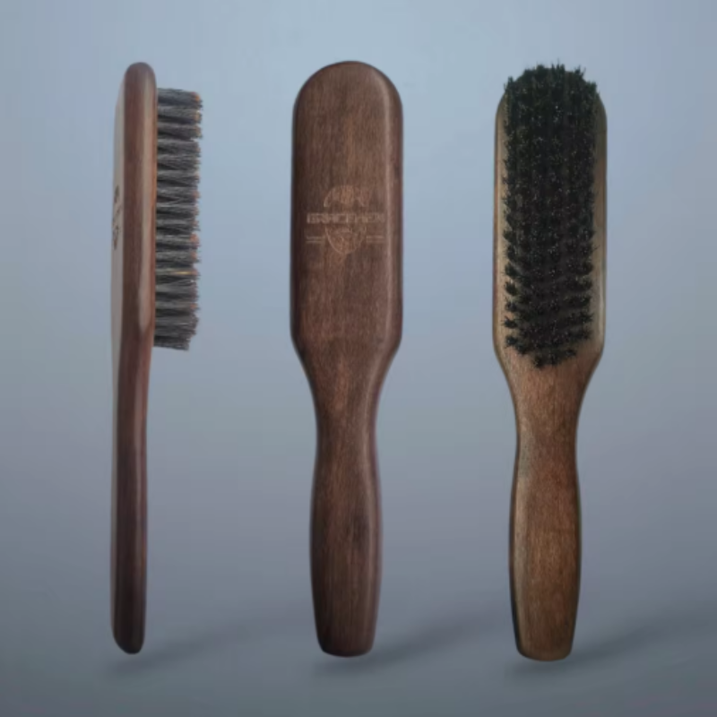 Brosse à Barbe – Manche Ergonomique