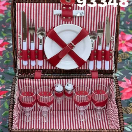 panier-pique-nique-pour-4-personnes