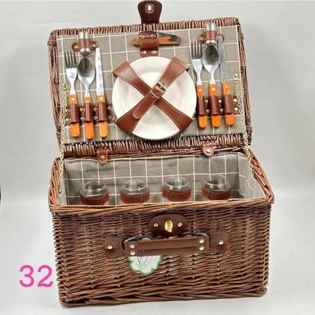 panier-pique-nique-pour-4-personnes