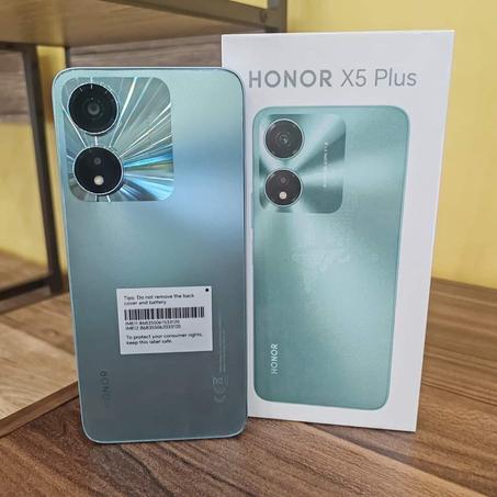 Telephone honor X5 plus