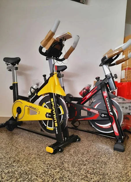 Spinning velo / الدراجة الرياضية الثابتة / Vélo de spinning pour entraînement de fitness