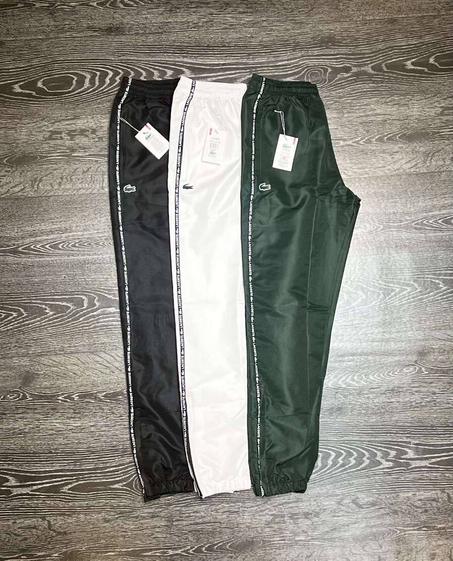 "كن في قلب الموضة مع تشكيلة سراويل Lacoste الفريدة