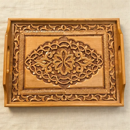 Plateau en bois sculpté