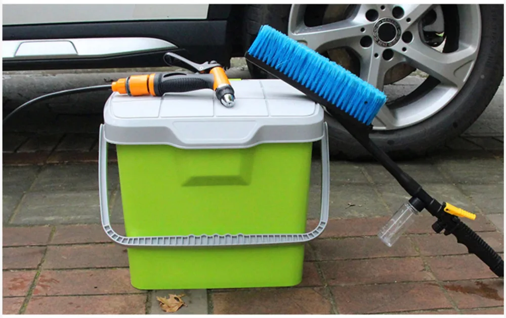 مضخة السيارة بسطل