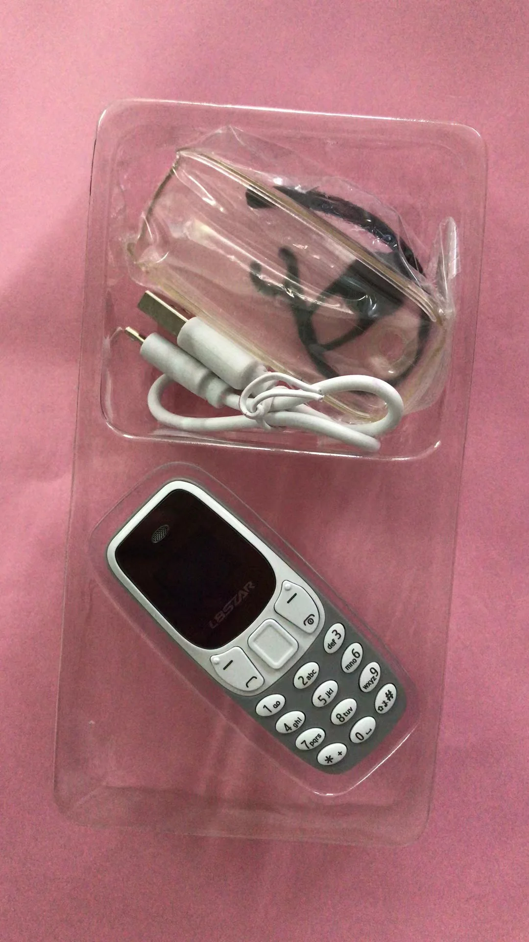 الهاتف الأصغر فى العالم بشريحتين