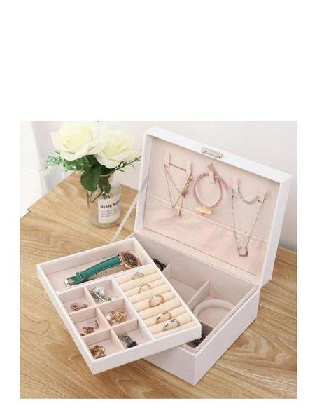 Boite à bijoux à deux niveaux