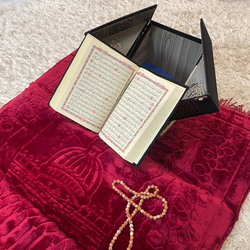 Sakina Tapis – Confort pour vos genoux, sérénité pour votre prière.