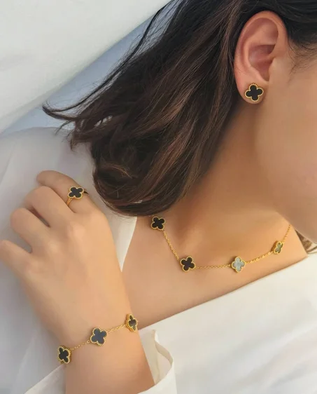 Luxury Van Cleef 4-Piece Jewelry Set  طقم فان كليف فاخر 4 قطع
