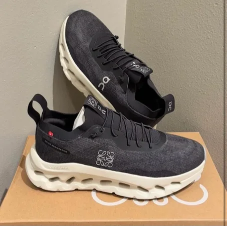 On Running Cloudtilt LOEWE Denim Grey，